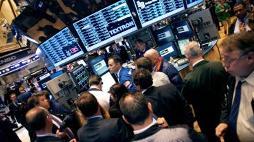 Image for Market Report: Investors Nervous Over Weak Holiday Spending