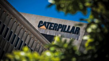 Image for Caterpillar Shares Jump Even as the Company Cuts 2017 Earnings Guidance